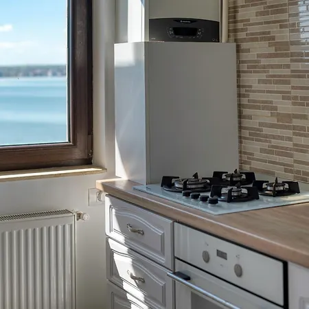 Bellagio Breeze - Solid House Apartment Mamaia