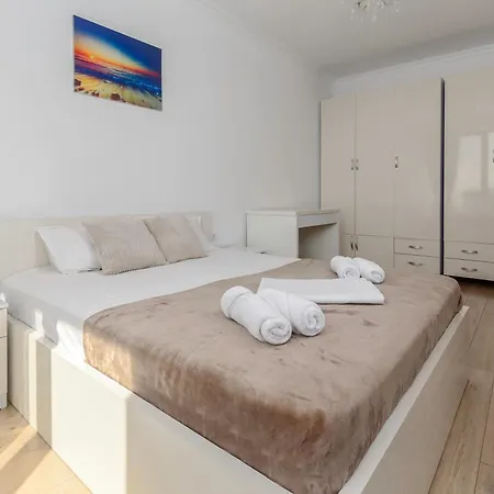Bellagio Breeze Daire Mamaia
